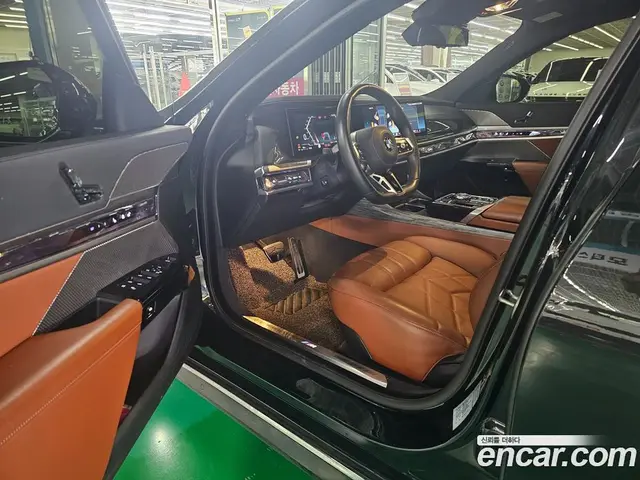 BMW 7 серия 2023 3.0 автомат (гидро), миниатюра 6