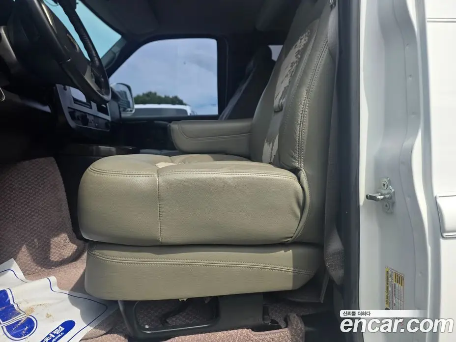 Chevrolet Express Van 2013 6.0 автомат (гидро), фото 13