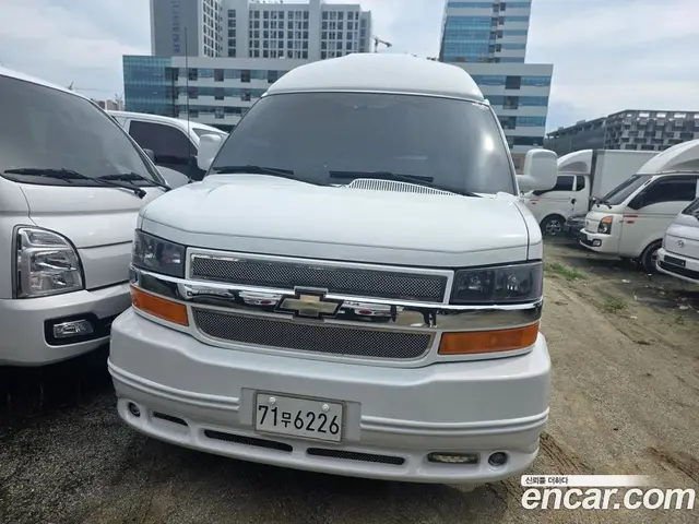 Chevrolet Express Van 2013 6.0 автомат (гидро), миниатюра 3