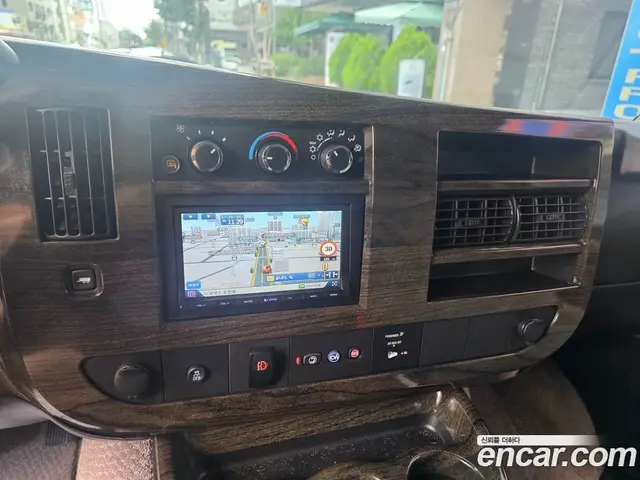 Chevrolet Express Van 2013 6.0 автомат (гидро), миниатюра 10