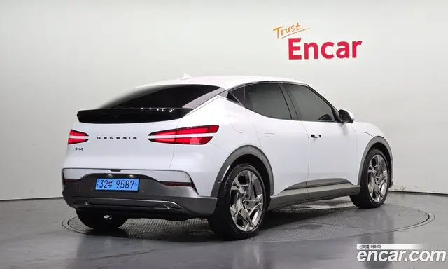 Genesis GV60 2022 0.1 автомат (гидро), миниатюра 2