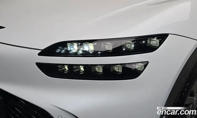 Genesis GV60 2022 0.1 автомат (гидро), миниатюра 8