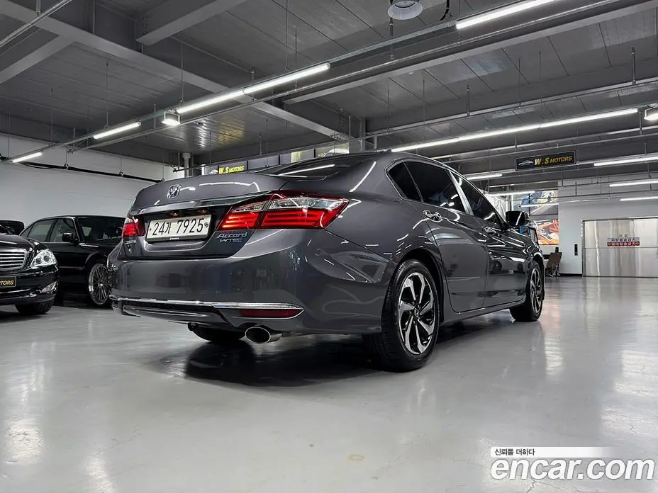 Honda Accord 2016 2.4 автомат (гидро), фото 6 Honda Accord 2016 2.4 автомат (гидро), фото 6
