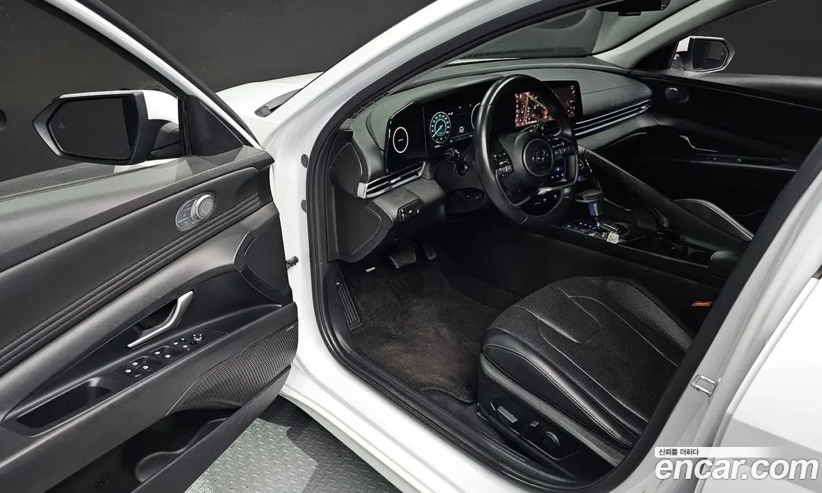 Hyundai Avante 2020 1.6 автомат (гидро), фото 13