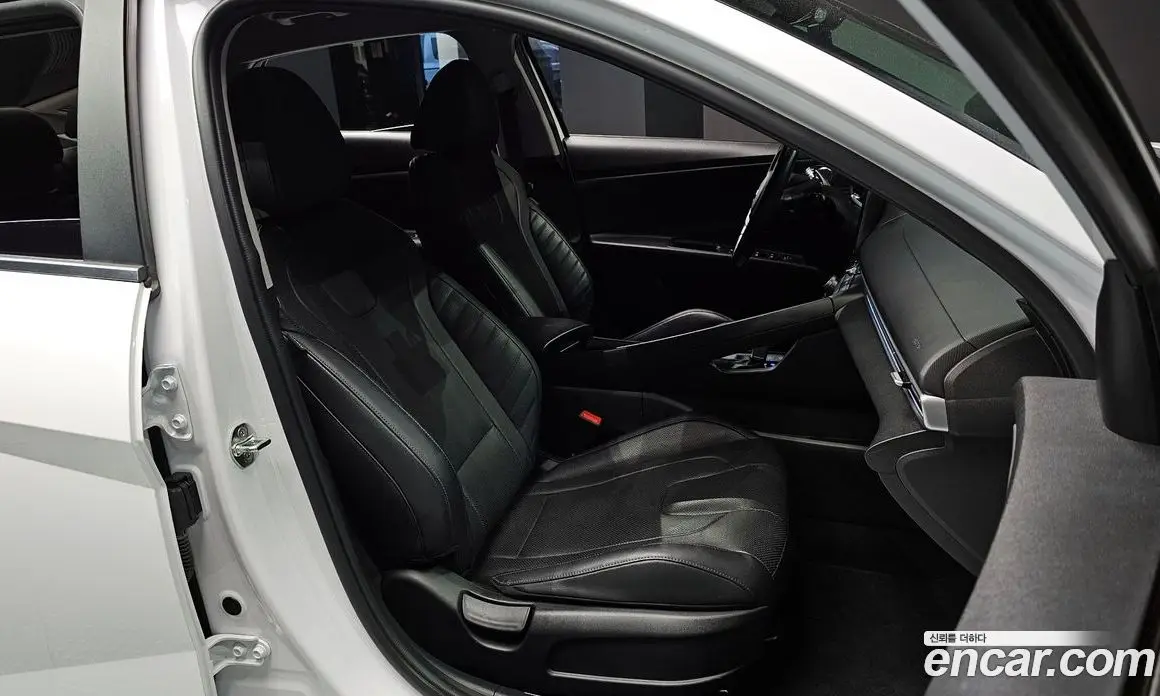 Hyundai Avante 2020 1.6 автомат (гидро), фото 17
