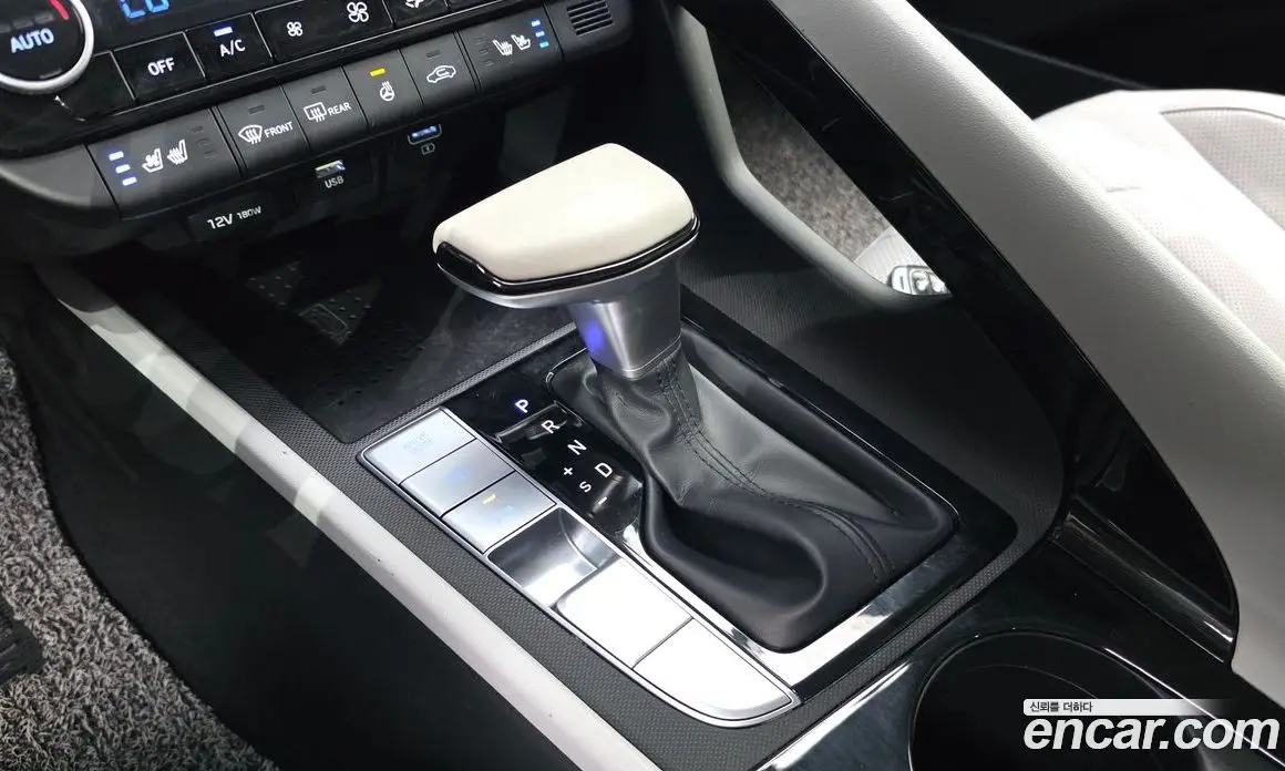 Hyundai Avante 2020 1.6 автомат (гидро), фото 12