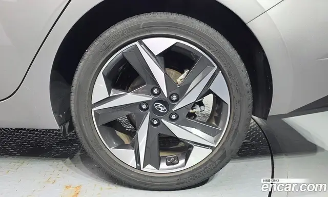 Hyundai Avante 2020 1.6 автомат (гидро), миниатюра 7