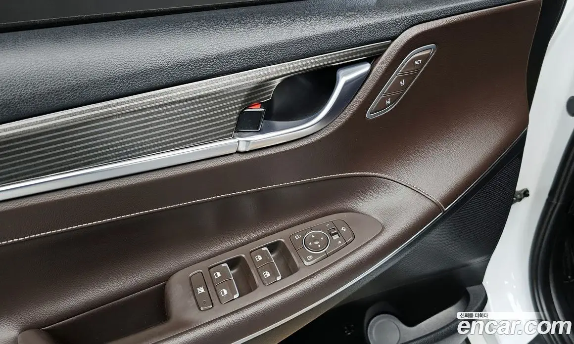 Hyundai Grandeur 2018 2.4 автомат (гидро), фото 18 Hyundai Grandeur 2018 2.4 автомат (гидро), фото 18