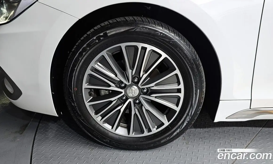 Hyundai Grandeur 2018 2.4 автомат (гидро), фото 5 Hyundai Grandeur 2018 2.4 автомат (гидро), фото 5