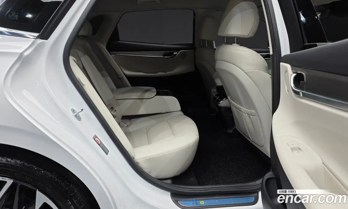 Hyundai Grandeur 2022 3.3 автомат (гидро), фото 12