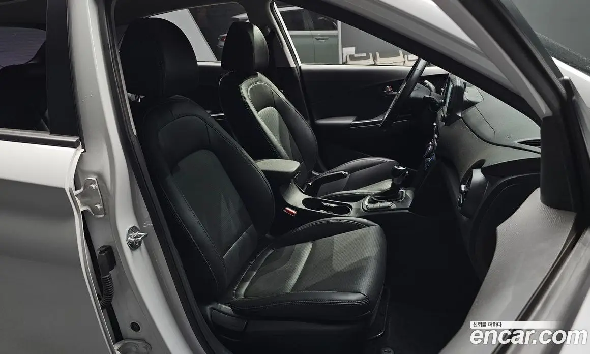 Hyundai Kona 2017 1.6 автомат (гидро), фото 12