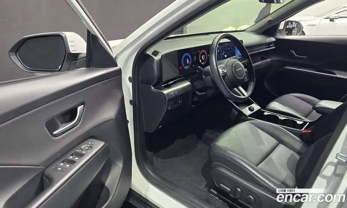 Hyundai Kona 2023 1.6 автомат (гидро), фото 11
