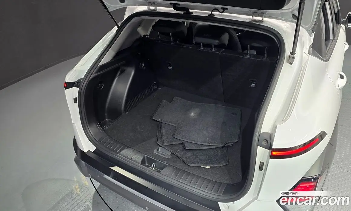 Hyundai Kona 2023 1.6 автомат (гидро), фото 19