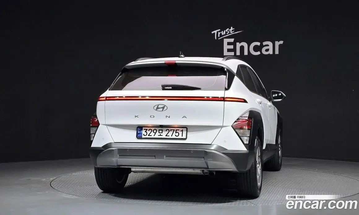 Hyundai Kona 2023 1.6 автомат (гидро), фото 4