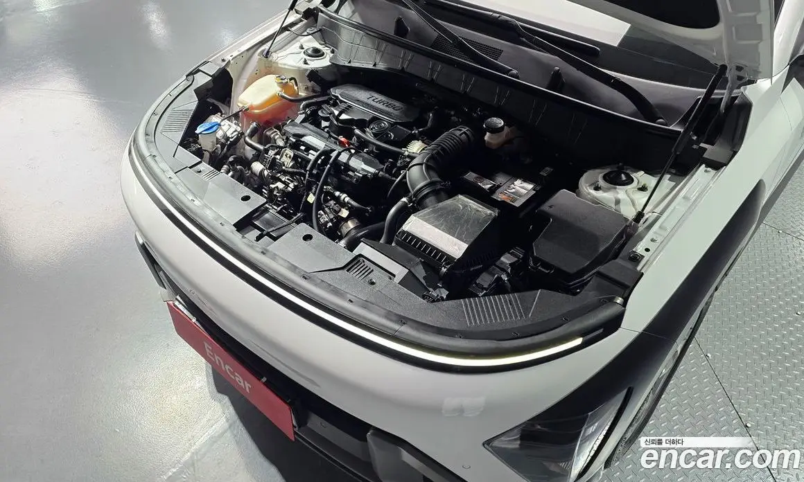 Hyundai Kona 2023 1.6 автомат (гидро), фото 6