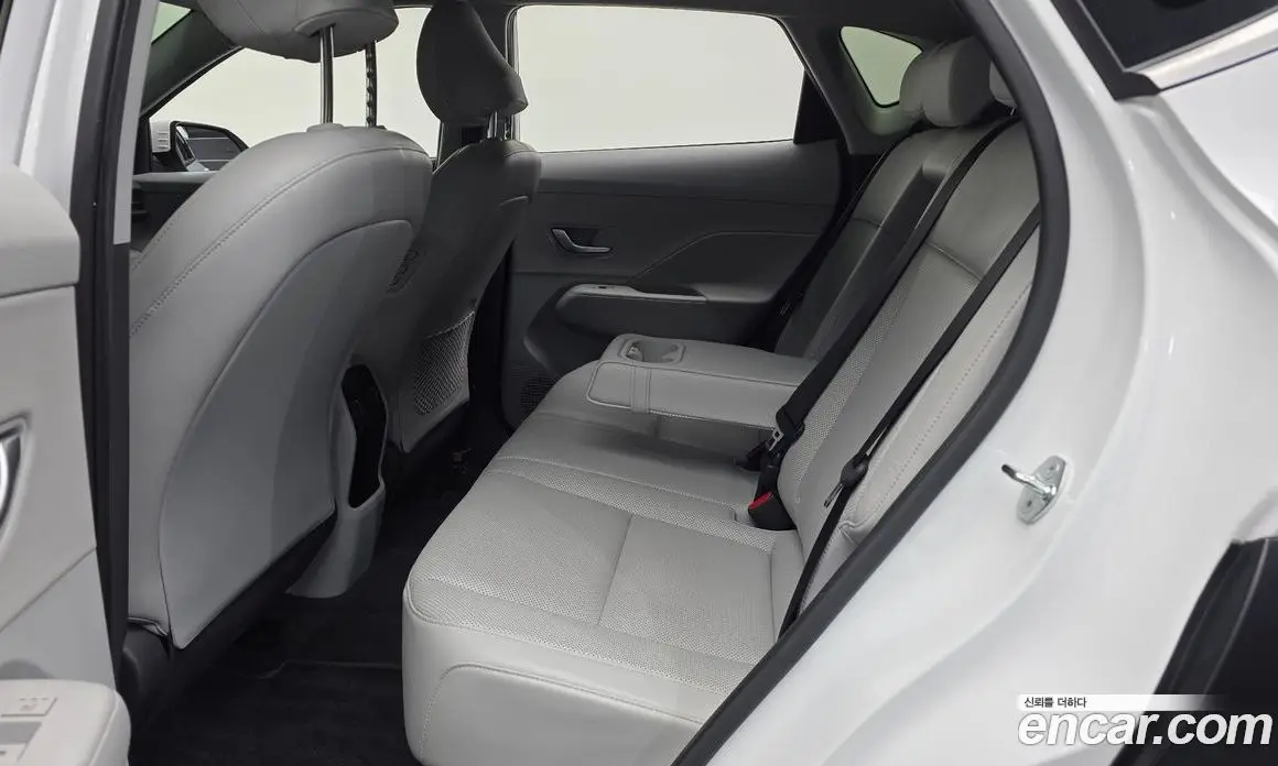 Hyundai Kona 2023 1.6 автомат (гидро), фото 12