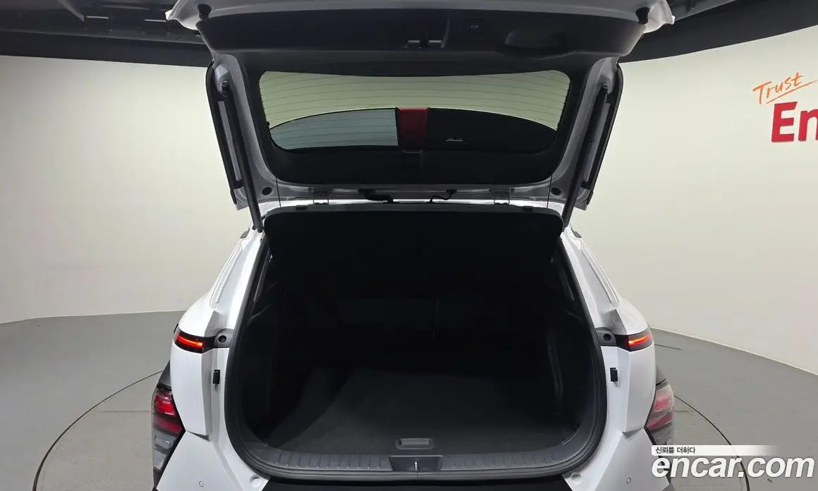 Hyundai Kona 2023 1.6 автомат (гидро), фото 20