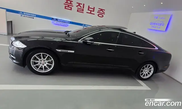 Jaguar XJ 2015 2.0 автомат (гидро), миниатюра 2
