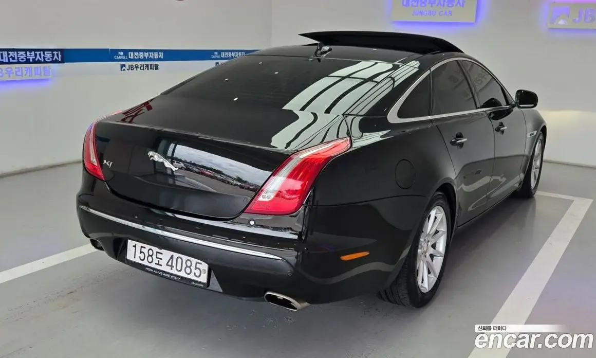 Jaguar XJ 2015 2.0 автомат (гидро), фото 5