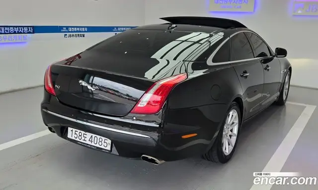 Jaguar XJ 2015 2.0 автомат (гидро), миниатюра 5