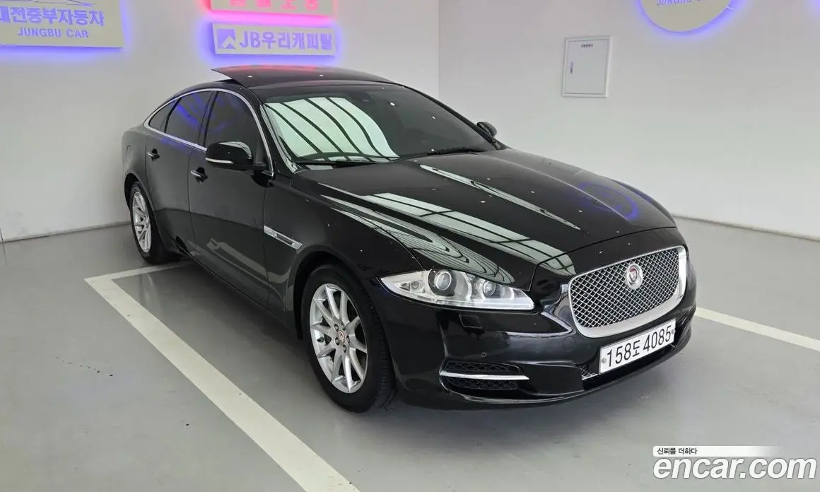 Jaguar XJ 2015 2.0 автомат (гидро), фото 7