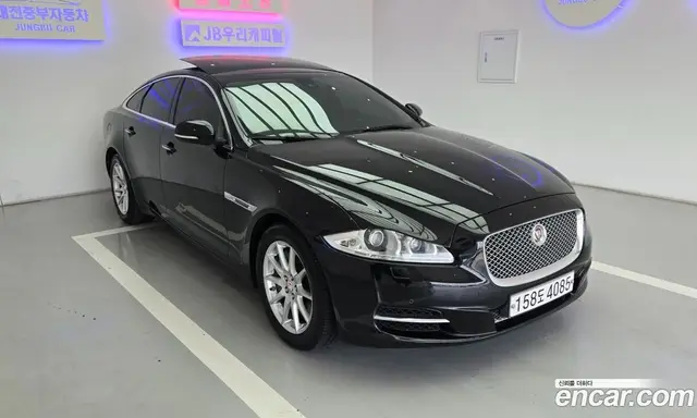 Jaguar XJ 2015 2.0 автомат (гидро), миниатюра 7