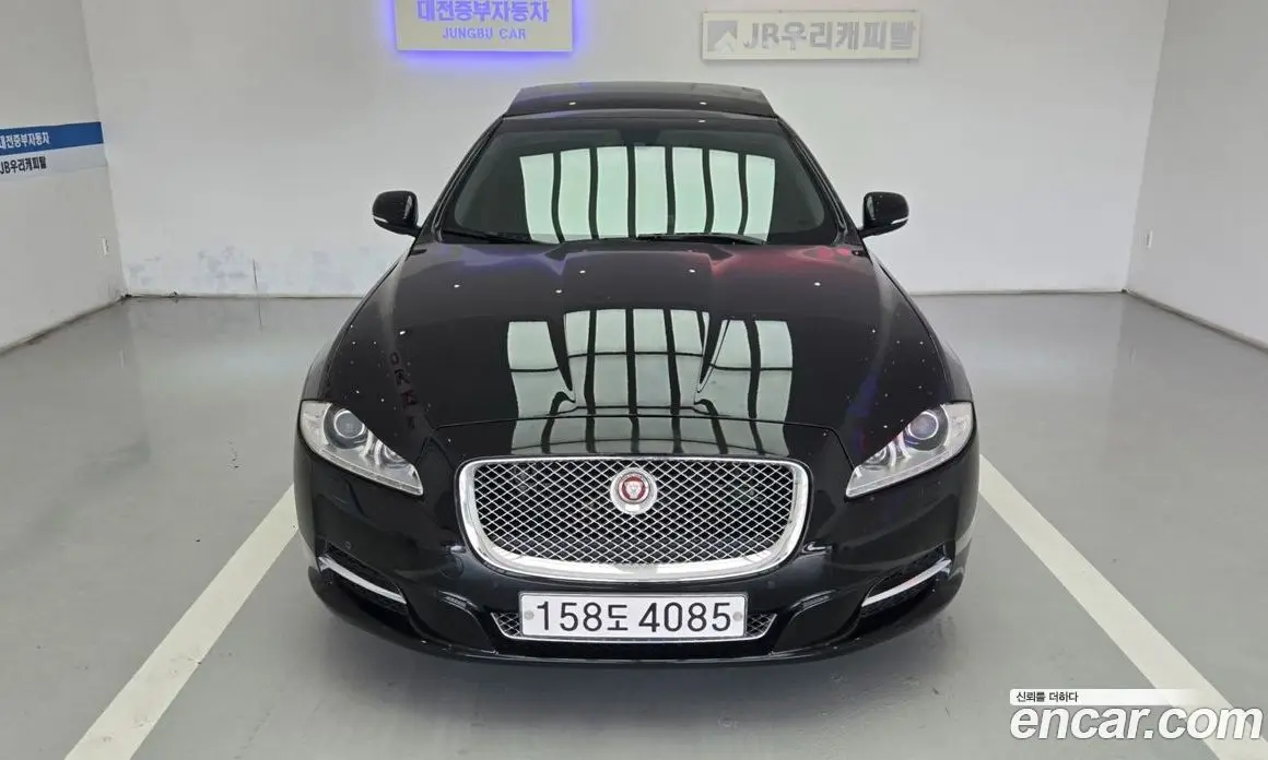 Jaguar XJ 2015 2.0 автомат (гидро), фото 8