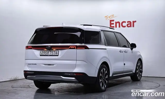 Kia Carnival 2021 2.2 автомат (гидро), миниатюра 2