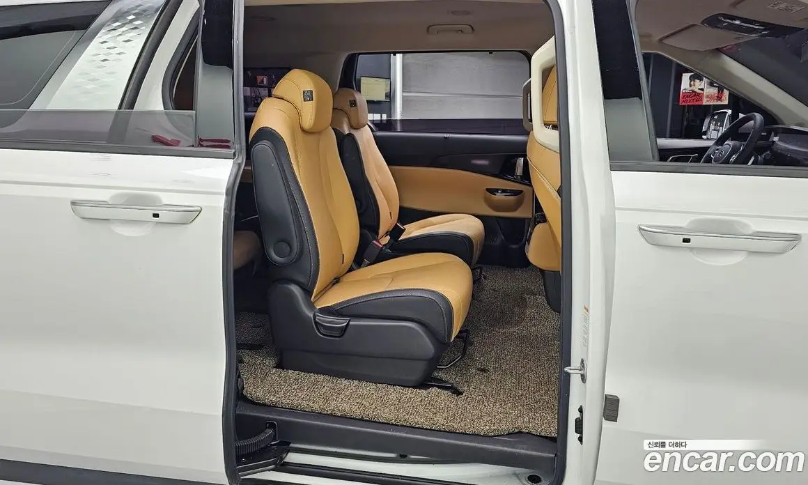 Kia Carnival 2021 2.2 автомат (гидро), фото 18