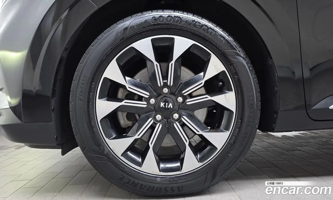 Kia Carnival 2021 2.2 автомат (гидро), фото 4