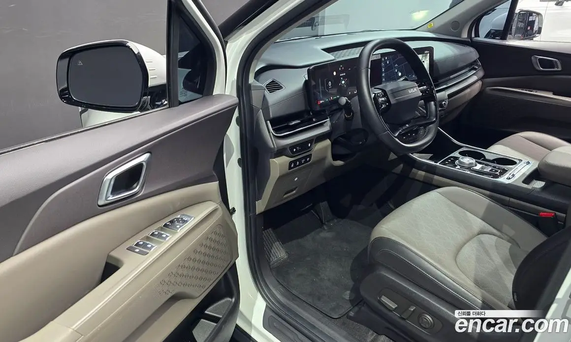 Kia Carnival 2025 1.6 автомат (гидро), фото 11