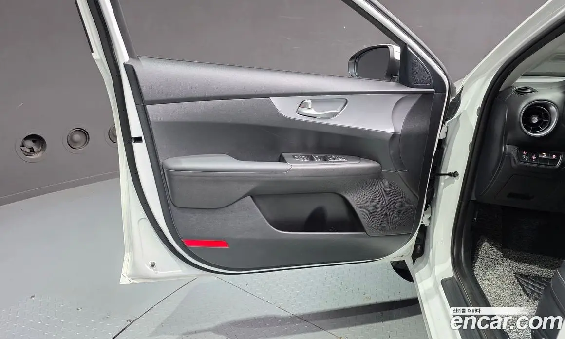 Kia K3 2022 1.6 автомат (гидро), фото 14