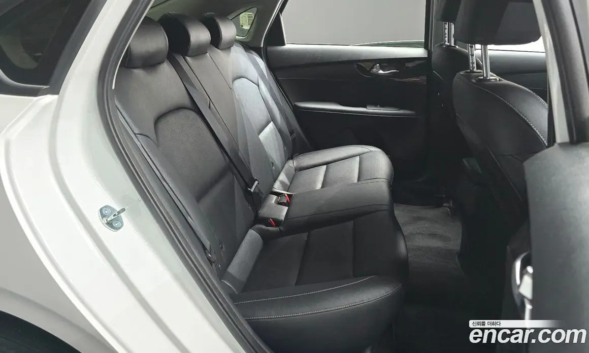 Kia K3 2023 1.6 автомат (гидро), фото 17