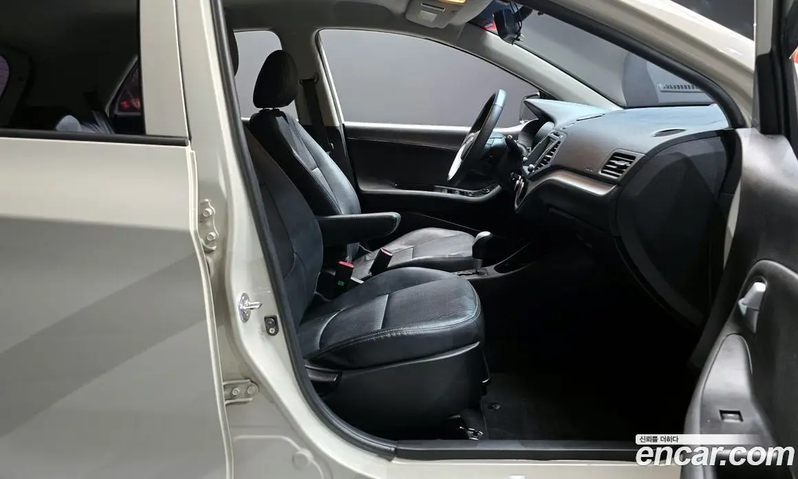 Kia Morning 2012 1.0 автомат (гидро), фото 16