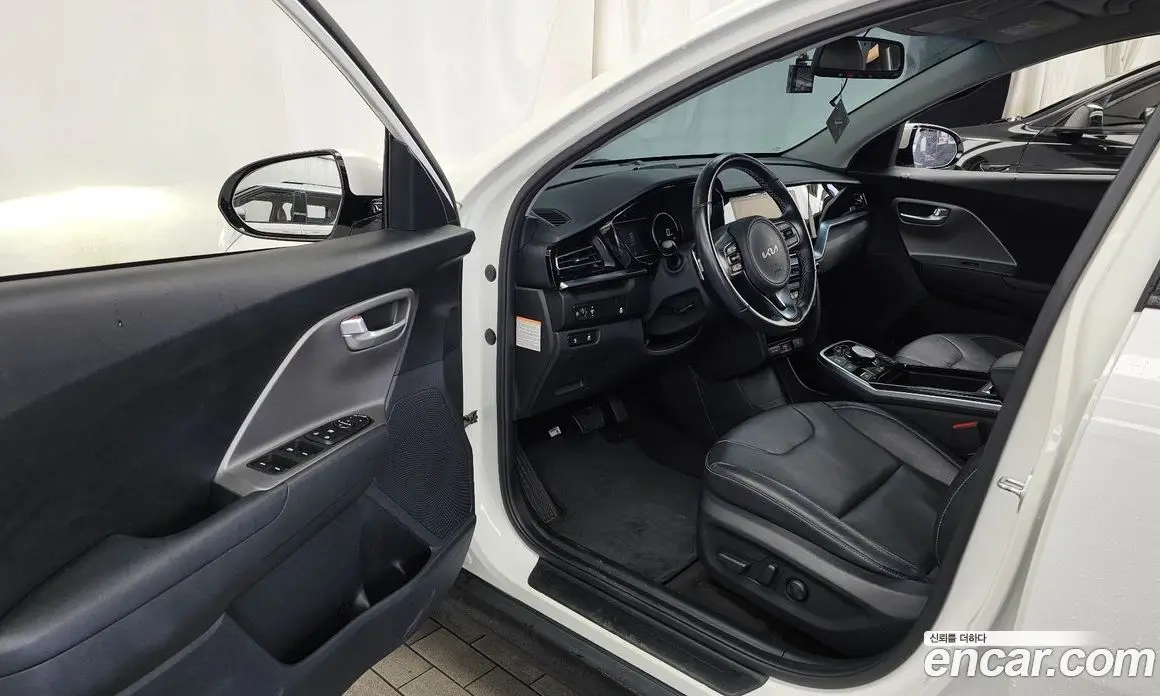 Kia Niro 2022 0.2 автомат (гидро), фото 13