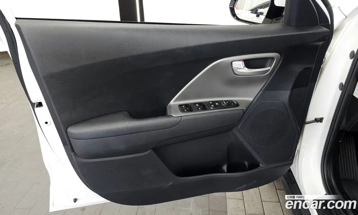 Kia Niro 2022 0.2 автомат (гидро), фото 14