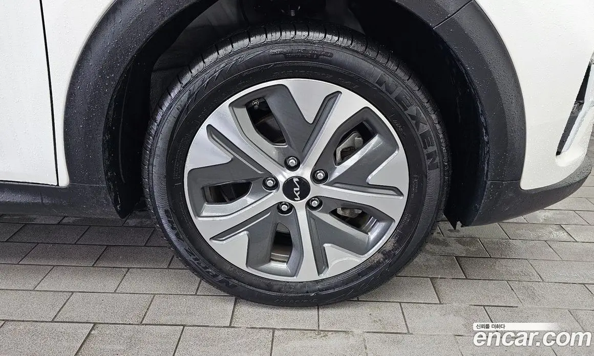 Kia Niro 2022 0.2 автомат (гидро), фото 7