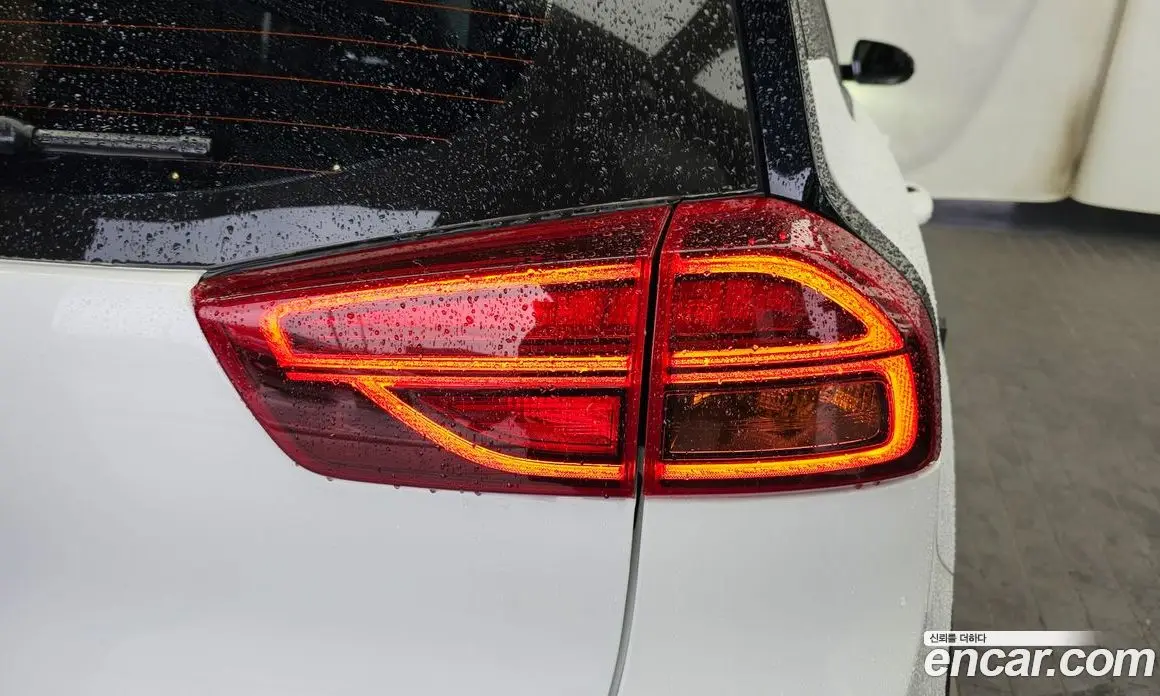 Kia Niro 2022 0.2 автомат (гидро), фото 9