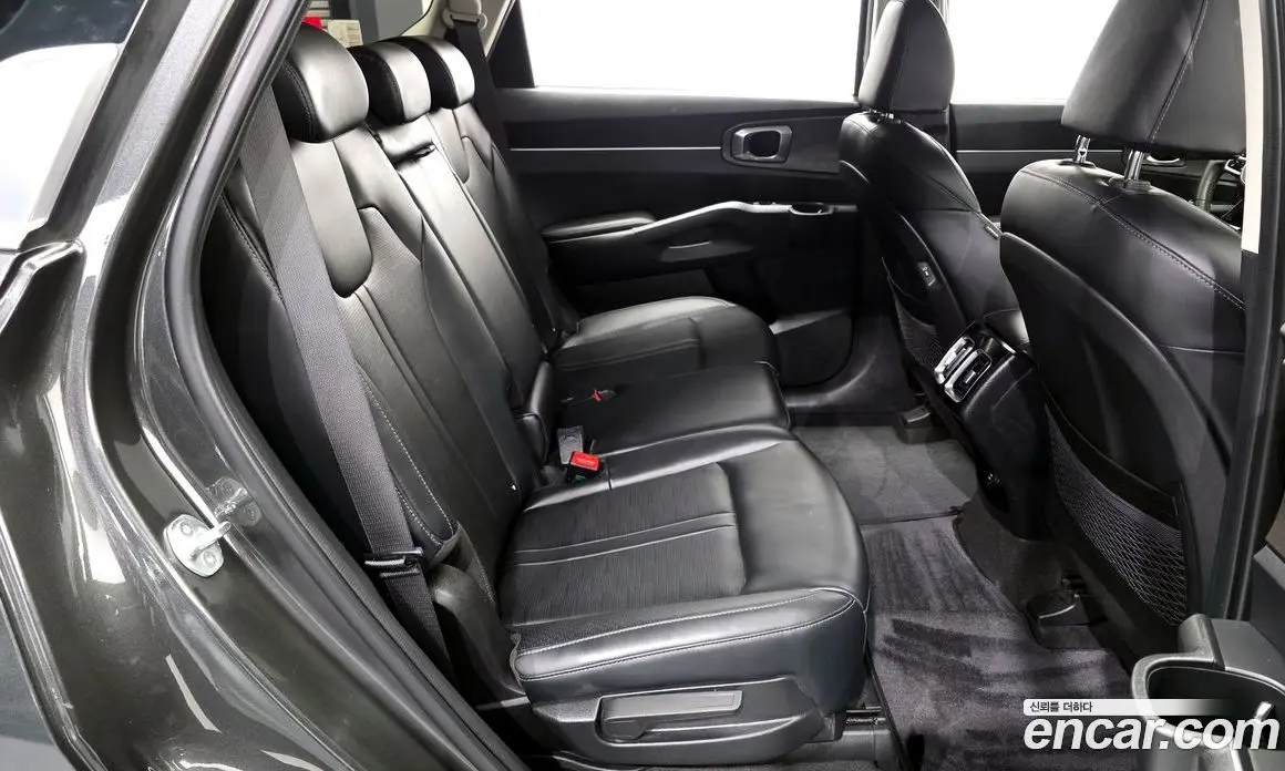 Kia Sorento 2023 2.5 автомат (гидро), фото 12