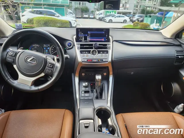 Lexus NX 2021 2.5 автомат (гидро), миниатюра 7
