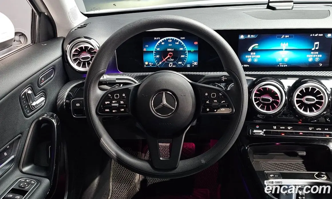 Mercedes-Benz A-Class 2020 2.0 автомат (гидро), фото 19