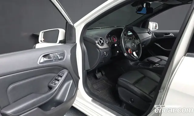 Mercedes-Benz B-Class 2016 2.1 автомат (гидро), миниатюра 12