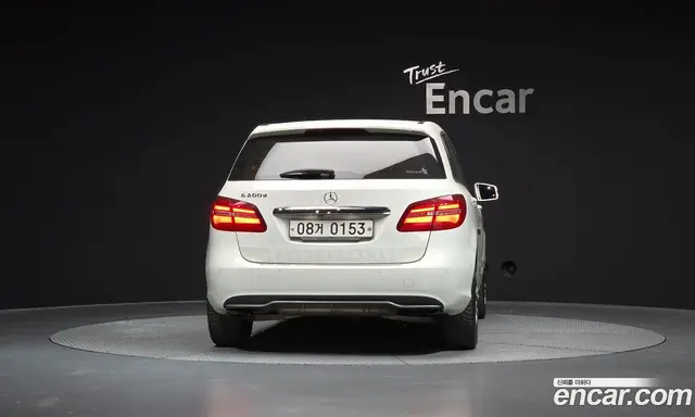 Mercedes-Benz B-Class 2016 2.1 автомат (гидро), миниатюра 3