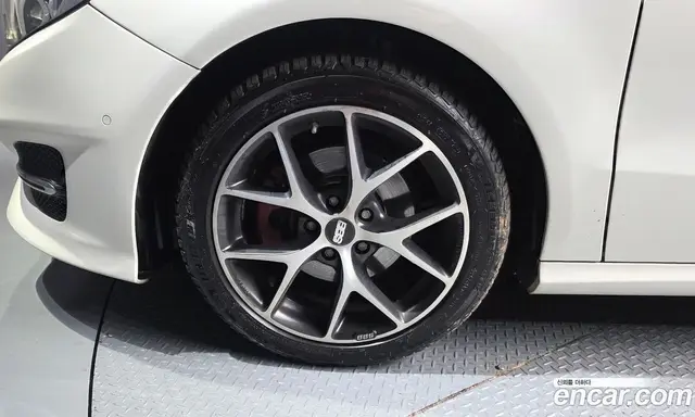 Mercedes-Benz B-Class 2016 2.1 автомат (гидро), миниатюра 4