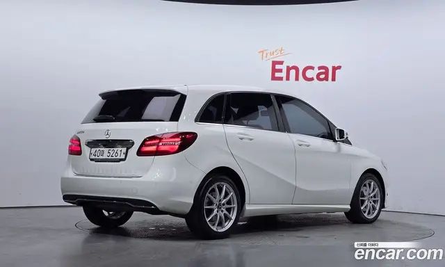 Mercedes-Benz B-Class 2018 2.1 автомат (гидро), миниатюра 2