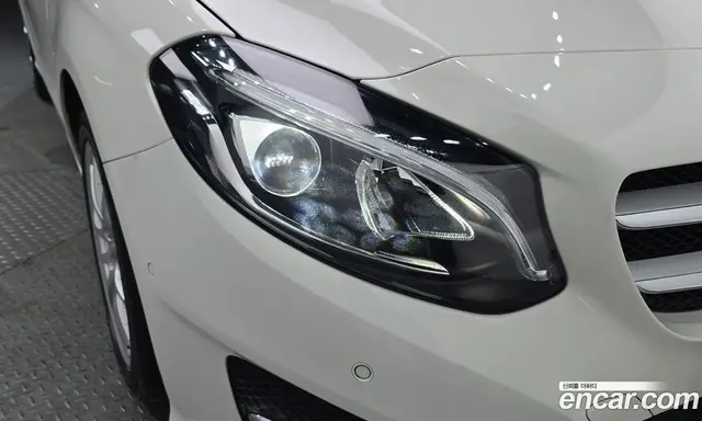 Mercedes-Benz B-Class 2018 2.1 автомат (гидро), миниатюра 8