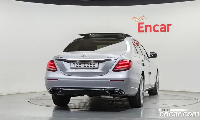 Mercedes-Benz E-Class 2016 2.0 автомат (гидро), миниатюра 4