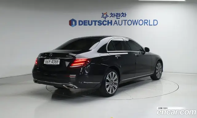 Mercedes-Benz E-Class 2018 3.0 автомат (гидро), миниатюра 2
