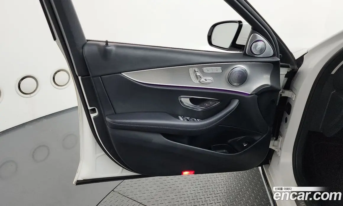 Mercedes-Benz E-Class 2018 2.0 автомат (гидро), фото 14