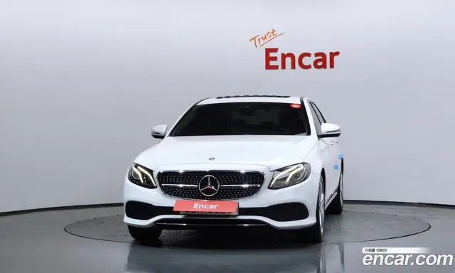 Mercedes-Benz E-Class 2018 2.0 автомат (гидро), миниатюра 3